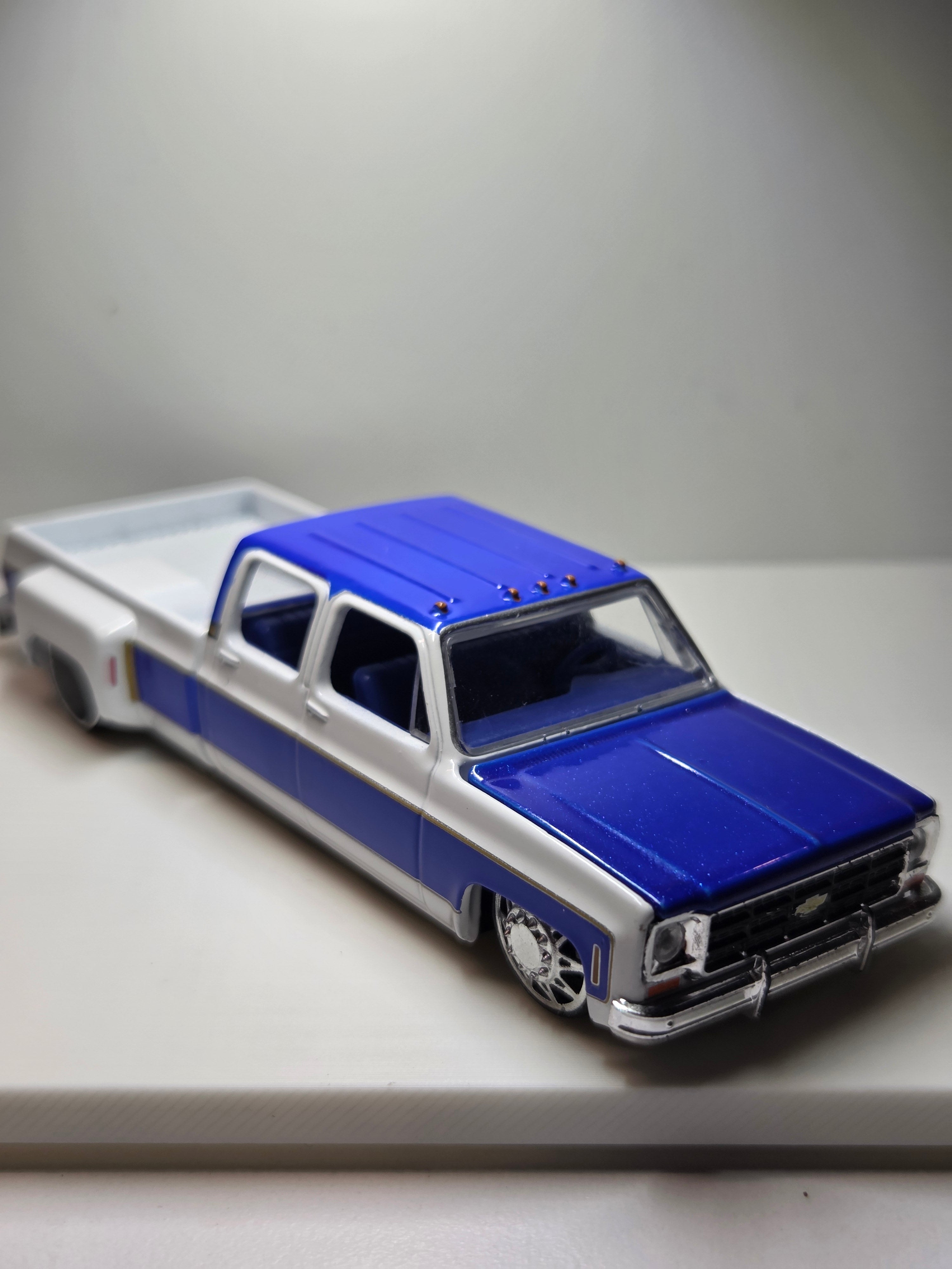 D11 DUALLY SET