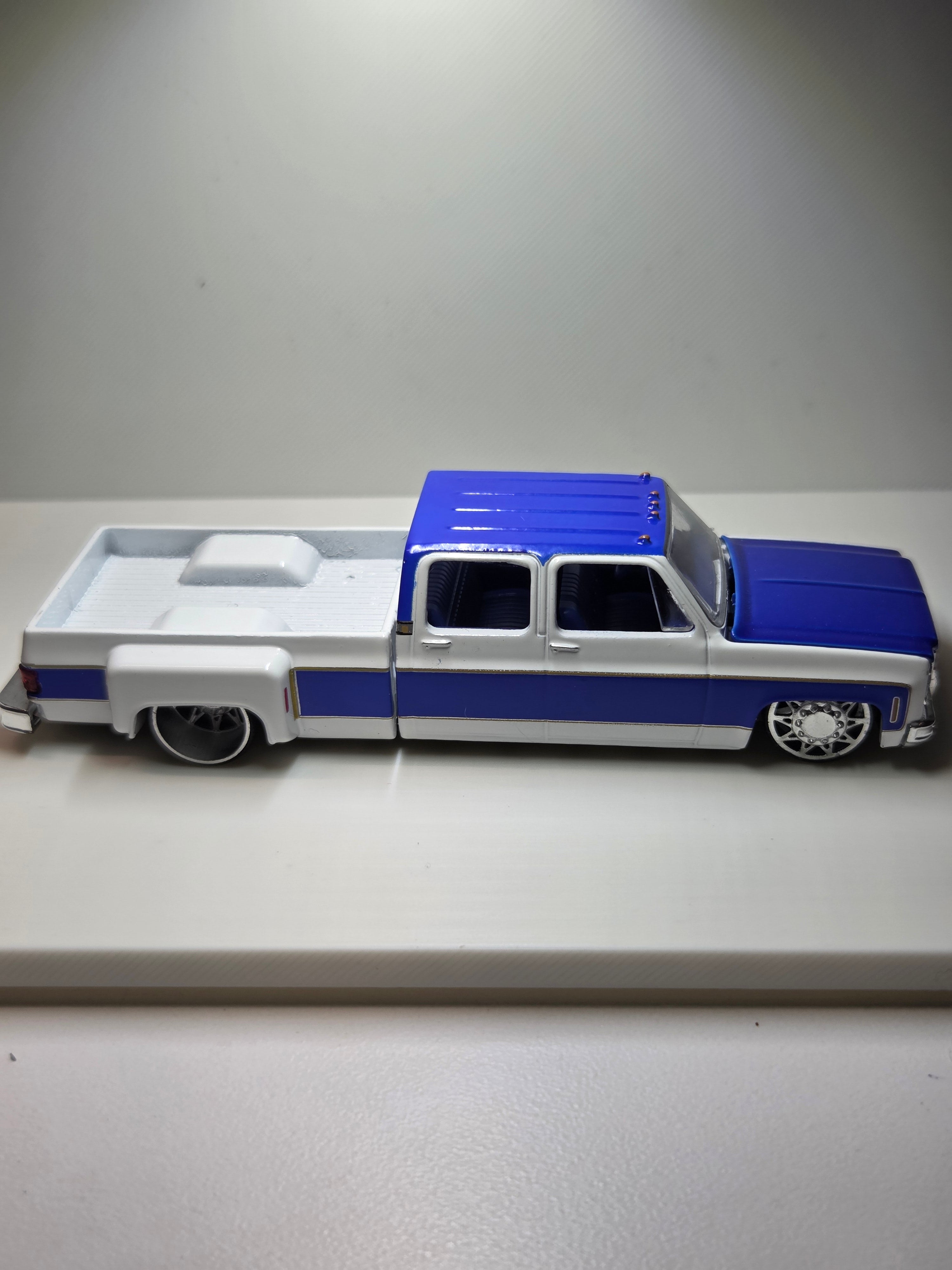 D11 DUALLY SET